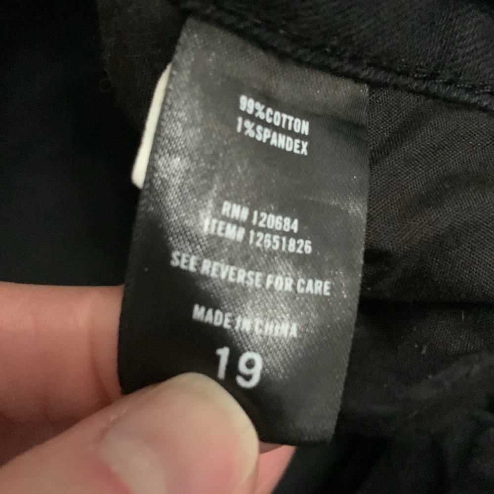 Hot Topic High Rise Button Front Shorts - Picture 4 of 7